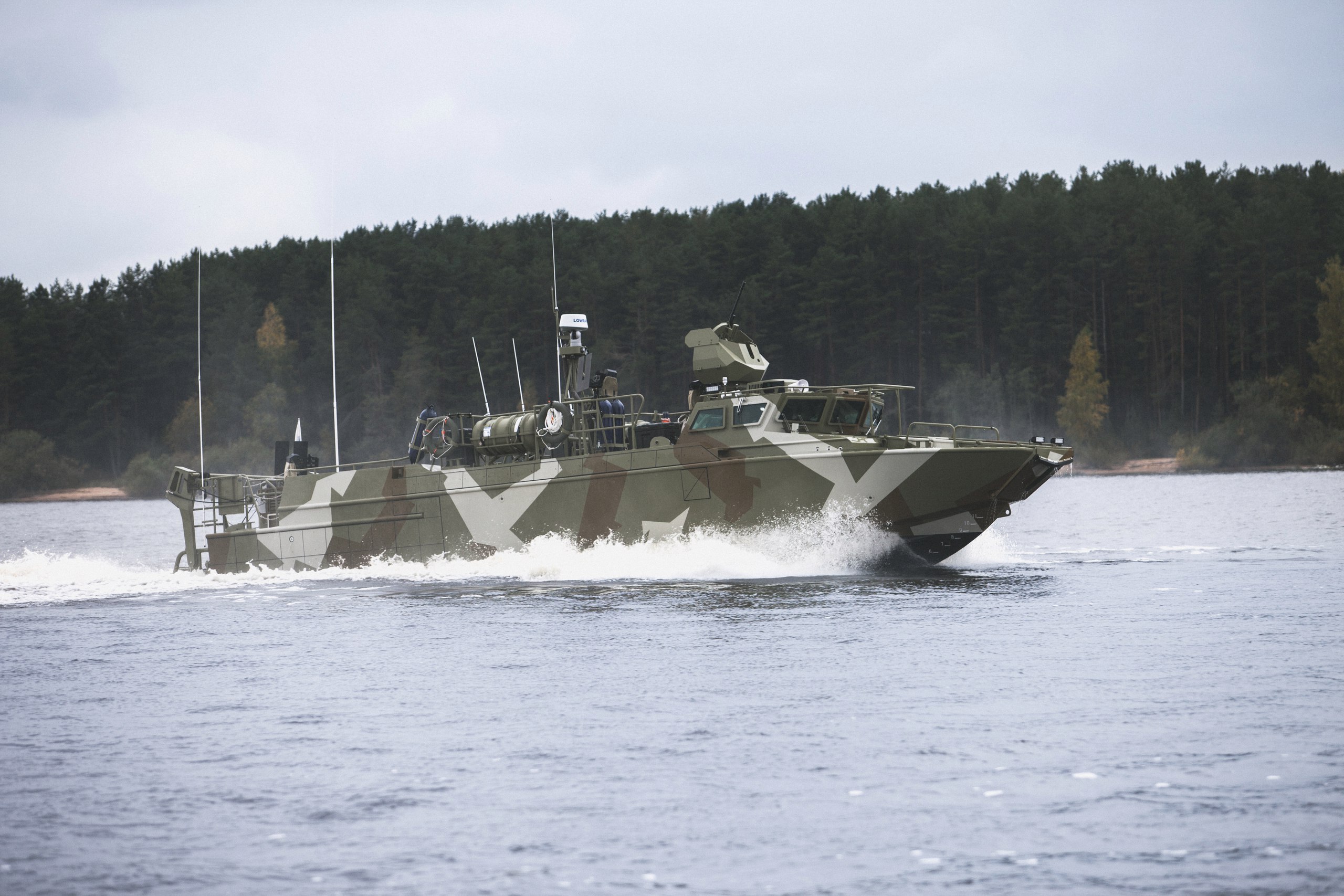 Катере б 16. БК-16 катер. Боевой катер БК-16. Катер Калашников БК-16. Десантный катер БК-16.