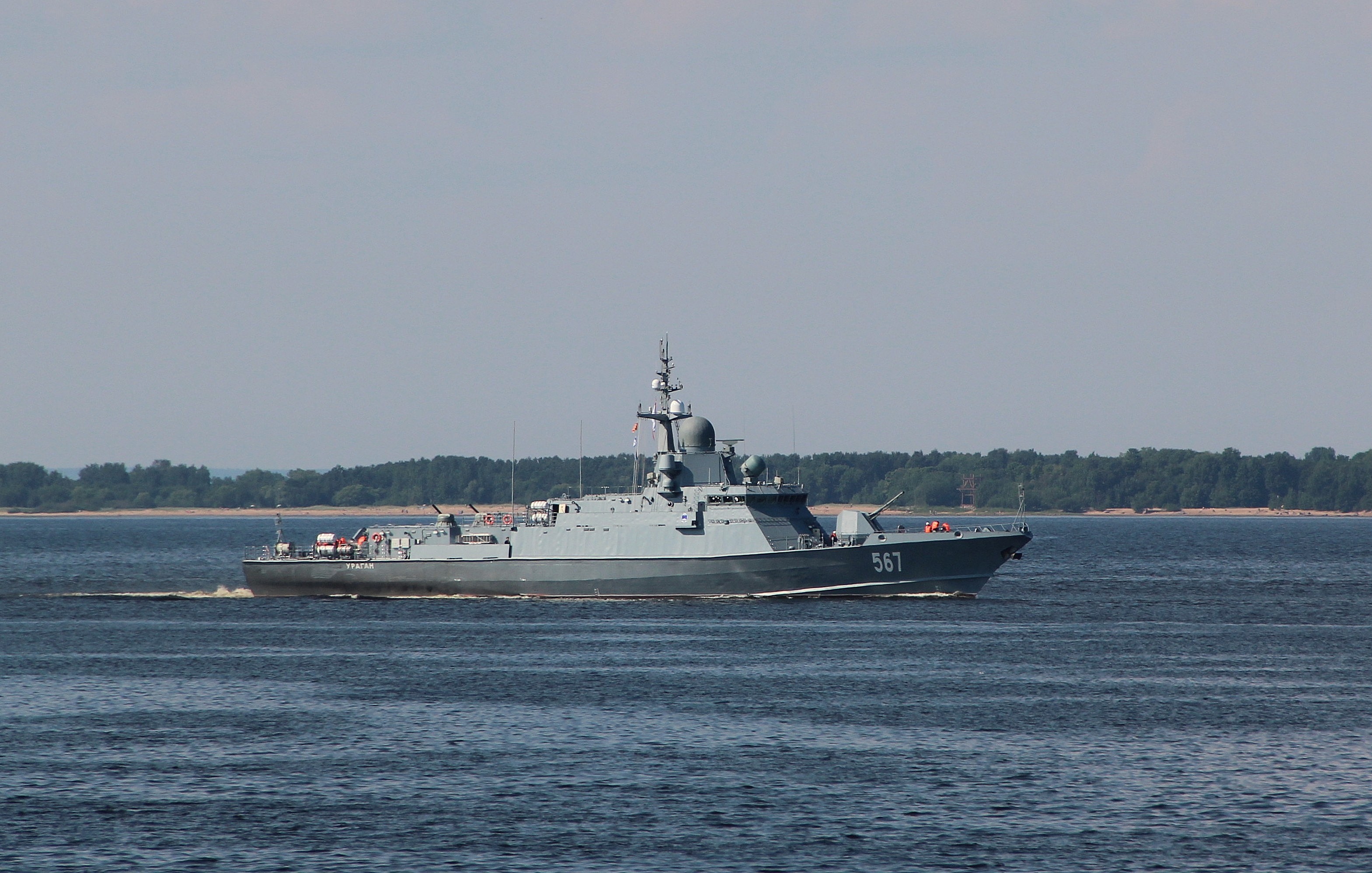 Project 22800: "Karakurt" class missile ship - Page 18 15-6477237-22800-uragan-v-kronshtadt-15.07.2018