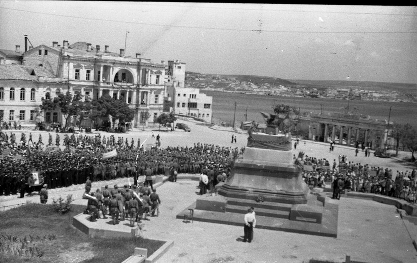 Севастополь после освобождения в 1944 году фото