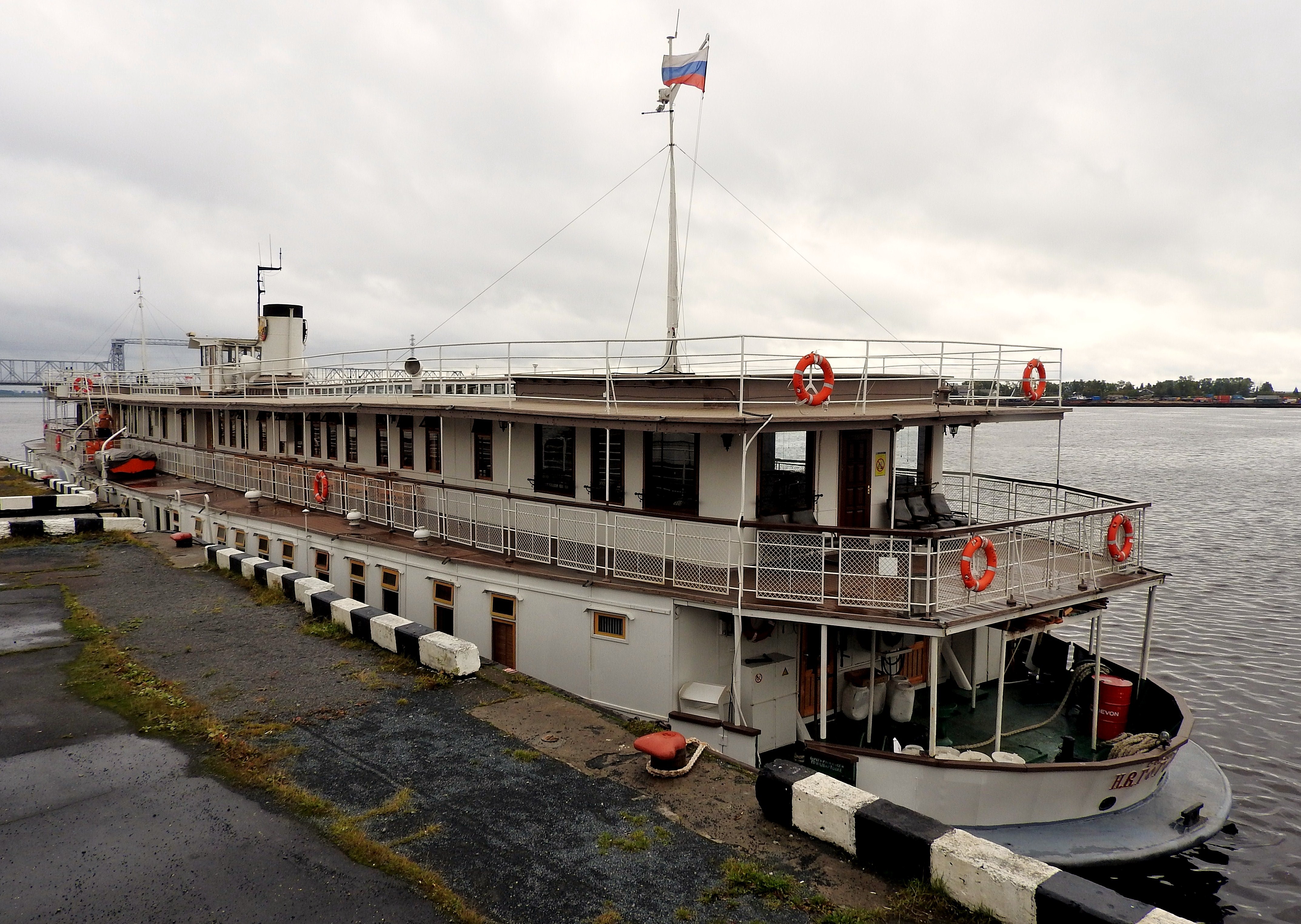 Пароход колесник