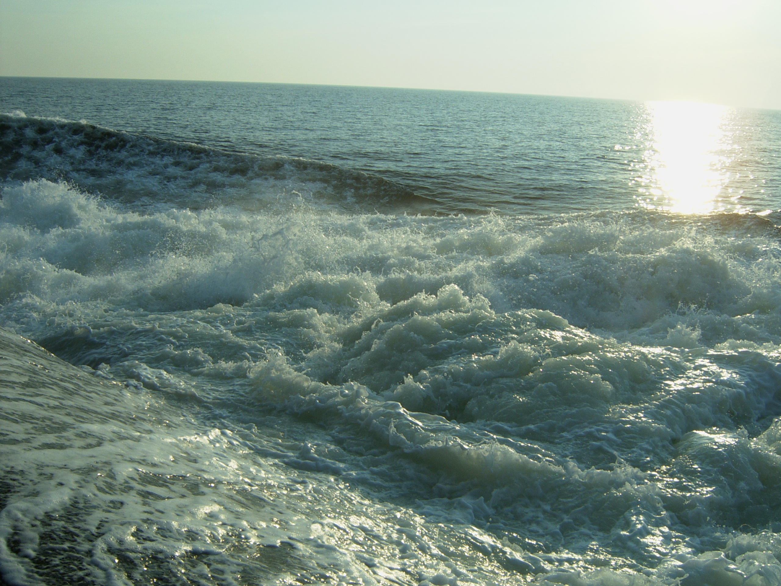 Безбрежный. Безбрежное море. Море море мир безбрежный. Море краевое. Безбрежное море фото.